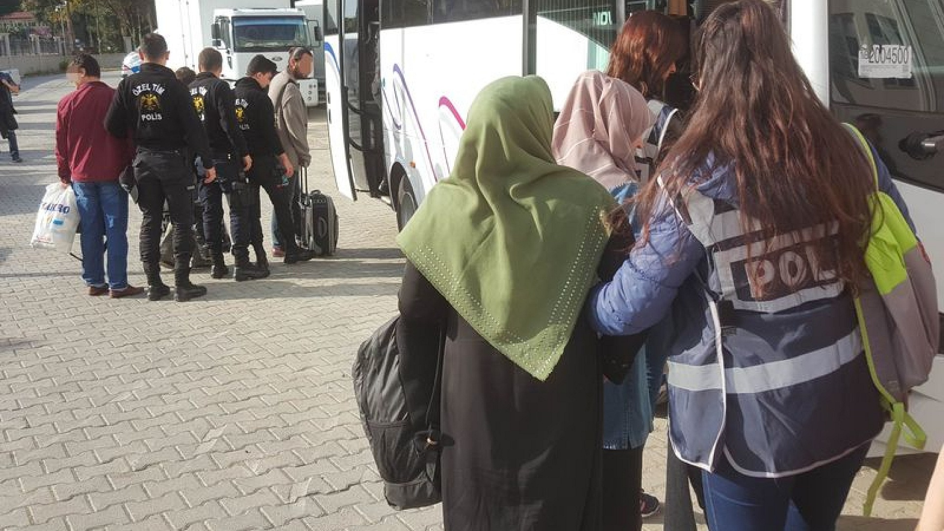 FETÖ'ye mahrem izdivaç operasyonu: 15 kişi tutuklandı