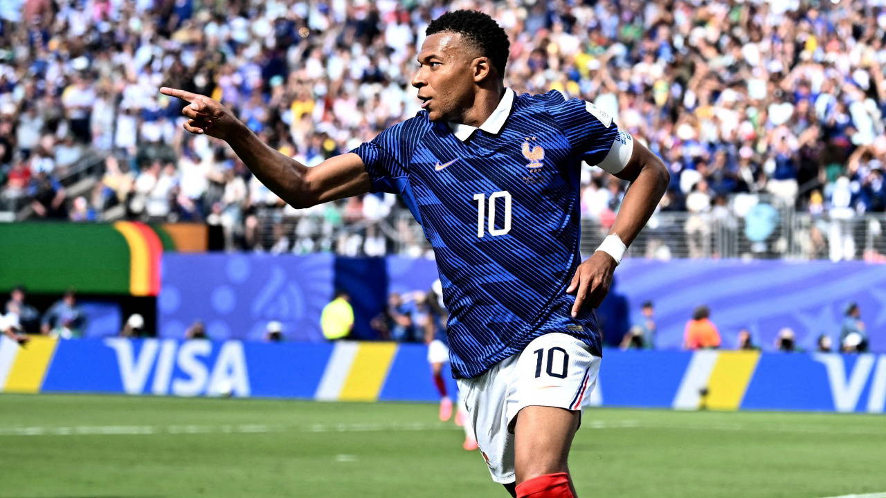 Fransa'da Kylian Mbappe'nin durumu merak ediliyor
