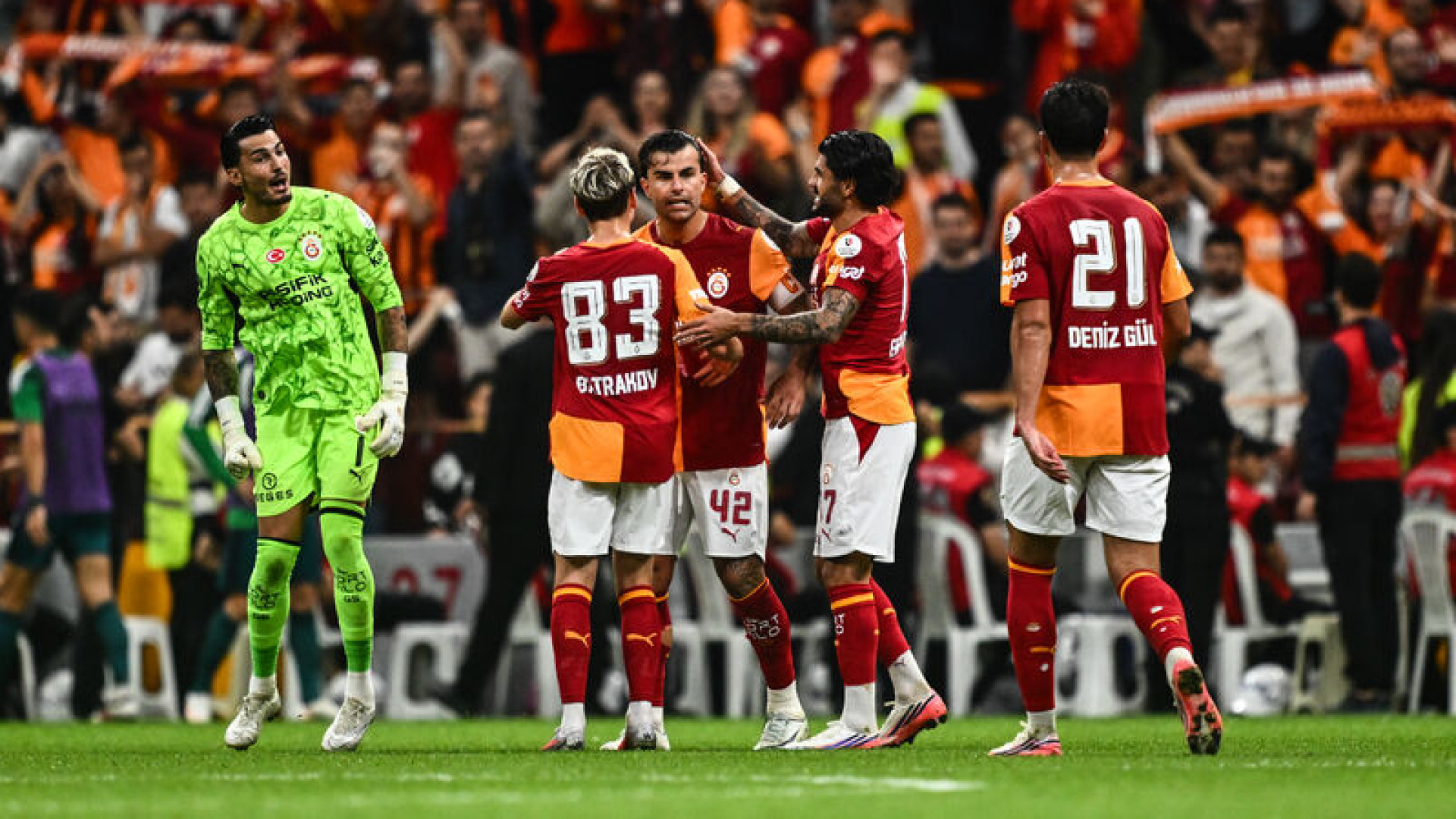 Galatasaray, Kocaelispor'u 1-0 mağlup ederek liderliği aldı