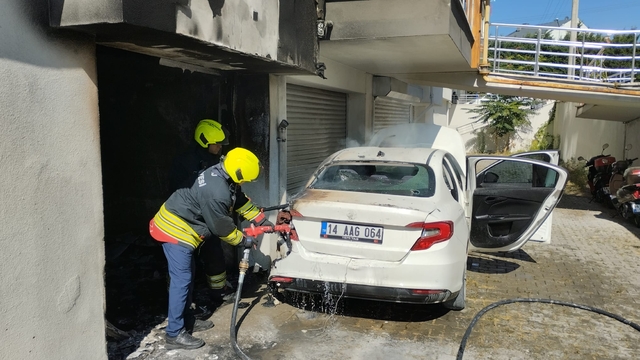 Bolu'da garaj yangını otomobile sıçradı; 1 yaralı