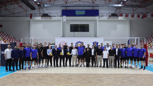 Gebze Belediyesi voleybol takımı yeni sezona hazırlanıyor
