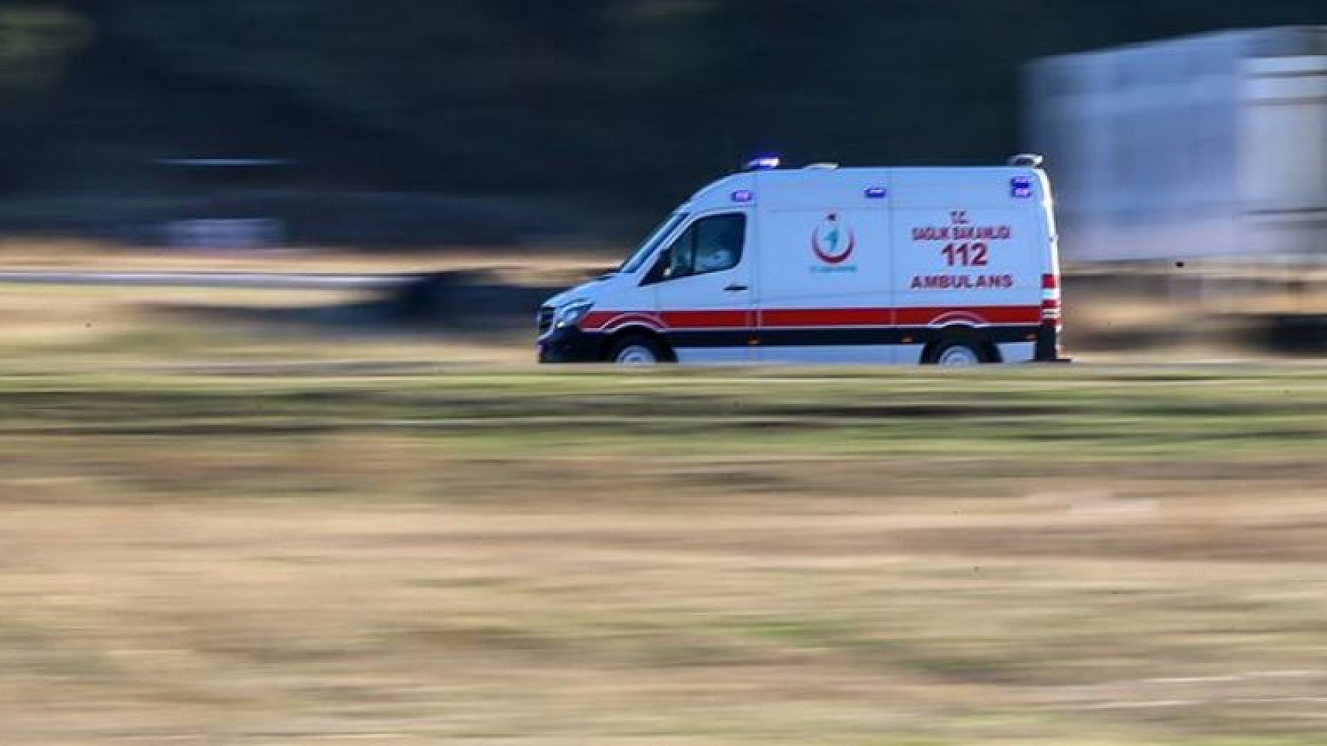 Giresun'da kayalıklara çarpan panelvanın sürücüsü öldü