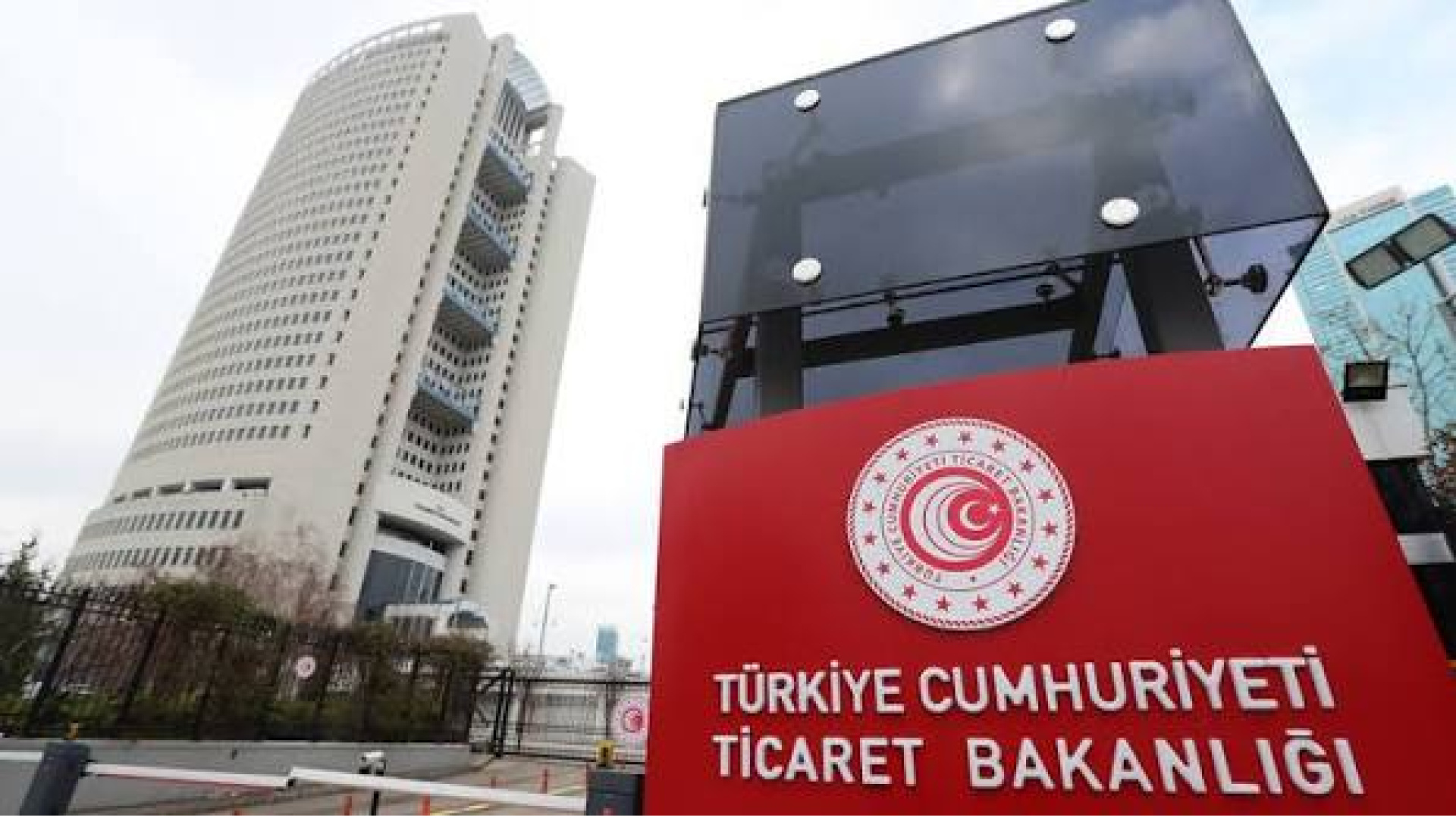 Gümrükte usulsüzlükler için 8,3 milyar lira ceza kesildi