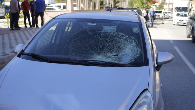 Gümüşhane'de otomobilin çarptığı yaya hastaneye kaldırıldı