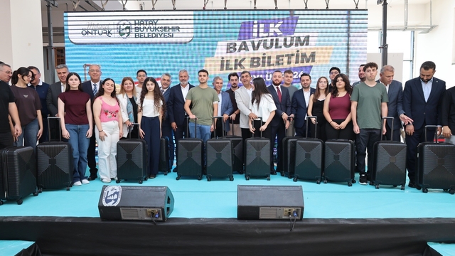 Hatay Büyükşehir Belediyesi, üniversite öğrencilerini destekliyor