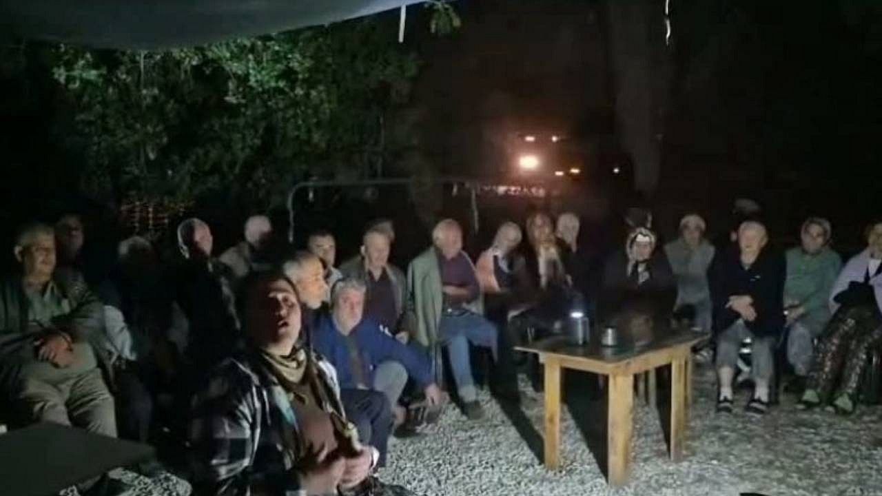 İkizköylüler Akbelen Ormanı'nda nöbete devam ediyor