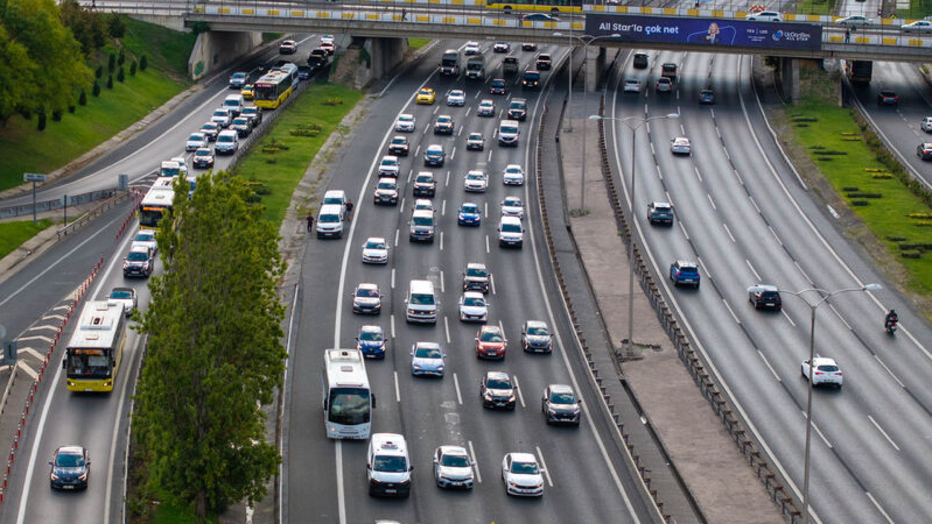 İstanbul Anadolu Yakası'nda trafik yoğunluğu yüzde 83