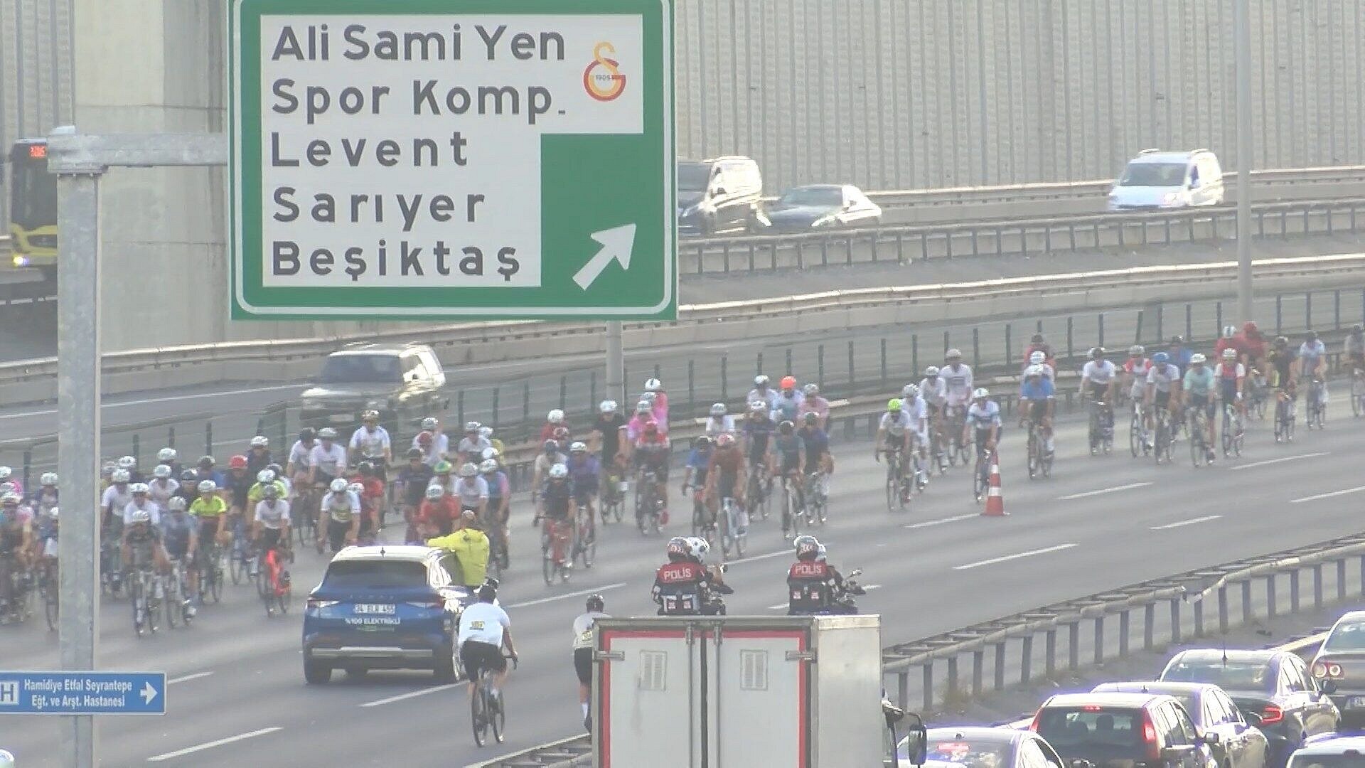 İstanbul'da bisiklet yarışı nedeniyle bazı yollar kapatıldı