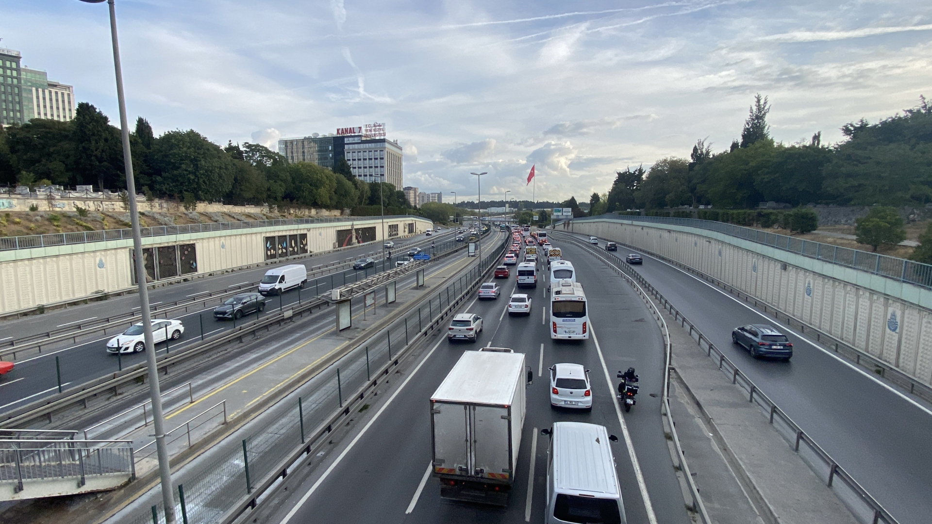 İstanbul'da koşu etkinliği nedeniyle trafik düzenlemesi