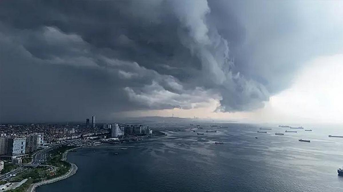 İstanbul'da sağanak yağış uyarısı: AKOM'dan kritik açıklama