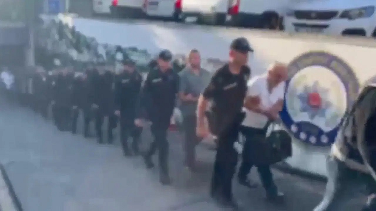 İstanbul'da sahte belgelerle Türk vatandaşlığı operasyonu