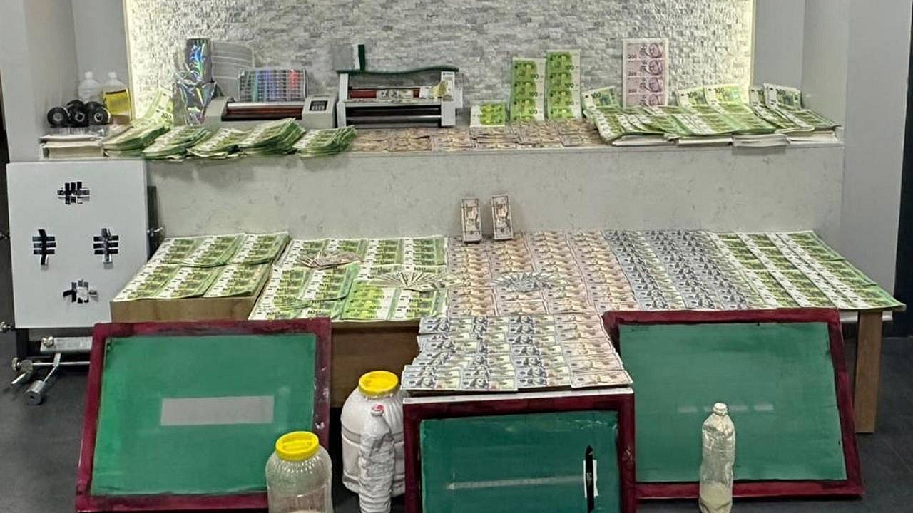 İstanbul'da sahte para operasyonunda 963 bin Euro ele geçirildi