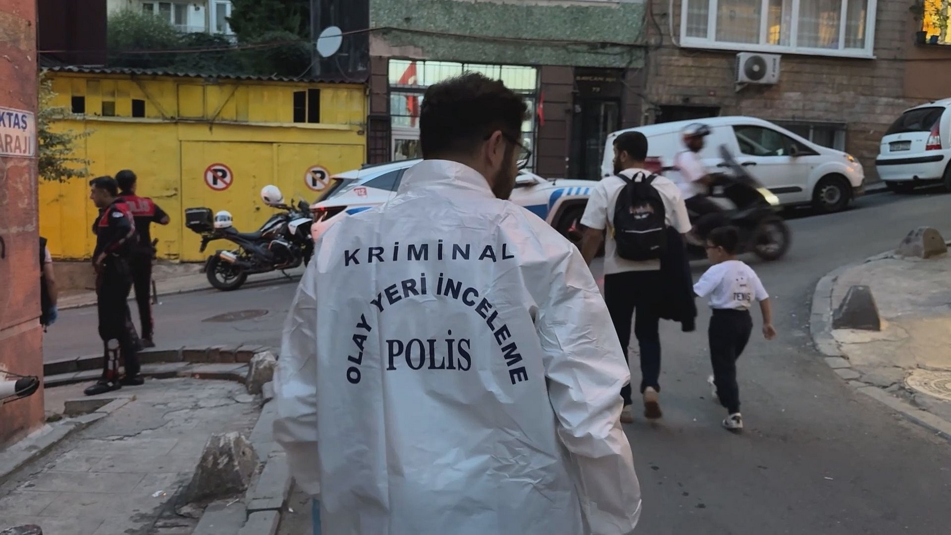 İstanbul'da silah sesini duyan anne, oğlunu yaralı buldu