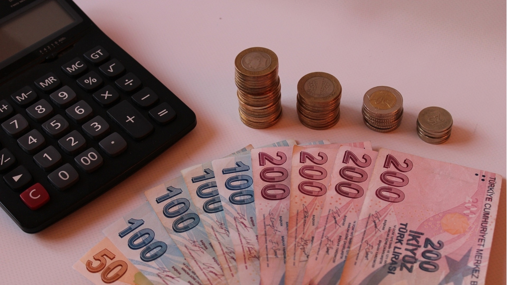 İşverenler, çalışanlara eşit zam yapma yükümlülüğü taşır mı?