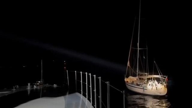 İzmir'in Urla açıklarında 11 düzensiz göçmen yakalandı
