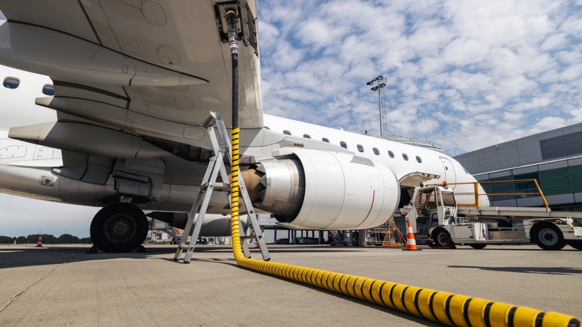 Jet yakıtı krizi Avrupa'da uçak biletlerine zam getirebilir