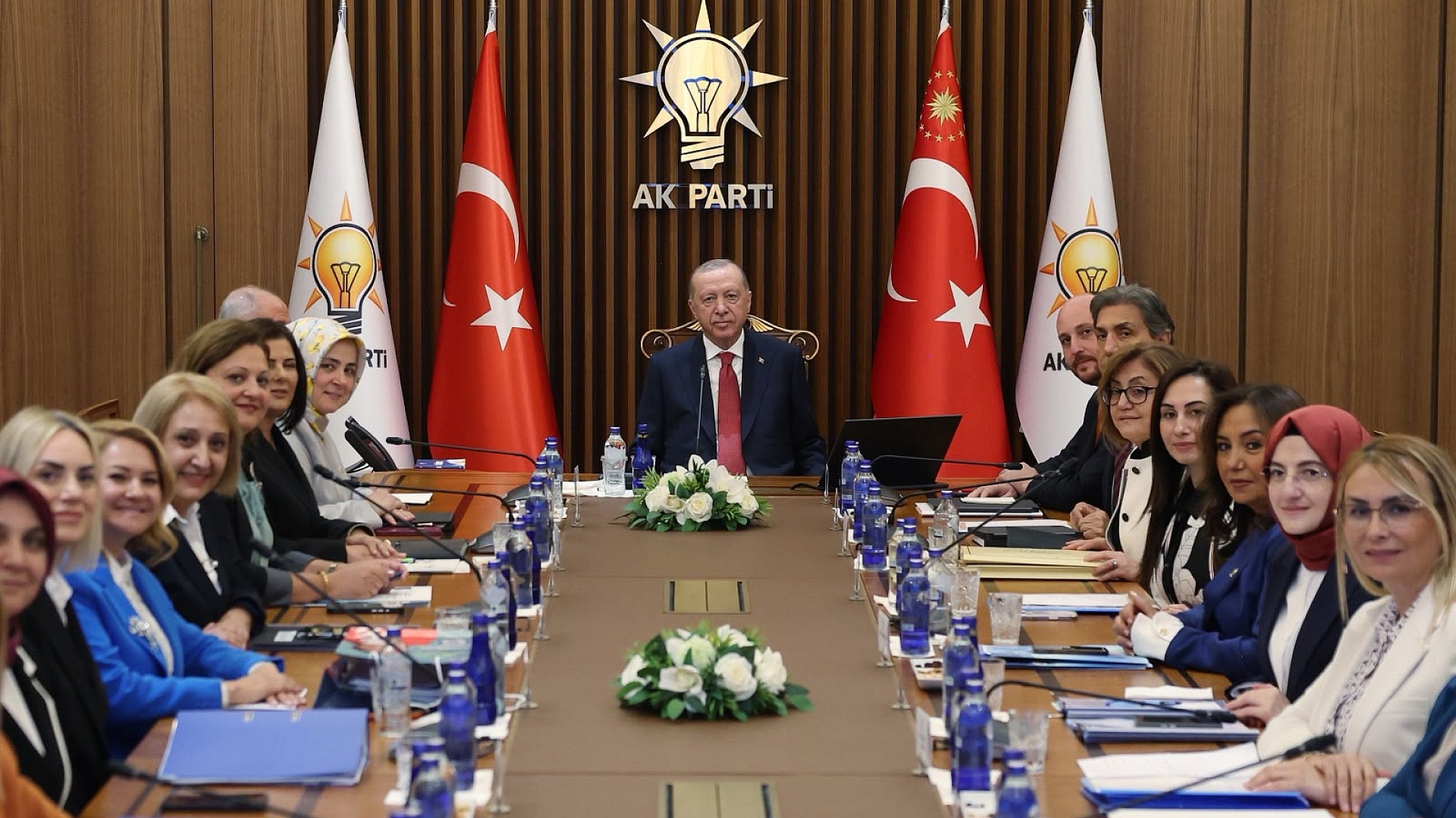 Erdoğan kadın belediye başkanlarını ağırladı