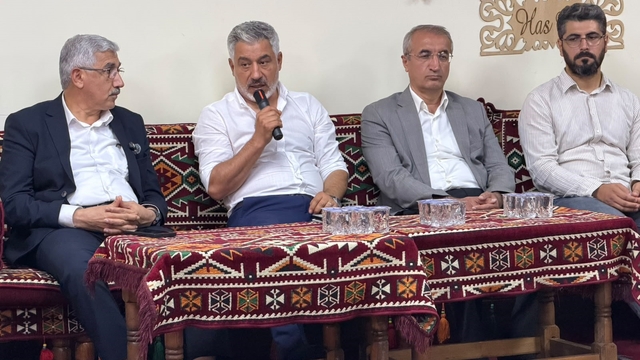 Kahta Belediyesi gençlik meclisi kariyer buluşması düzenledi