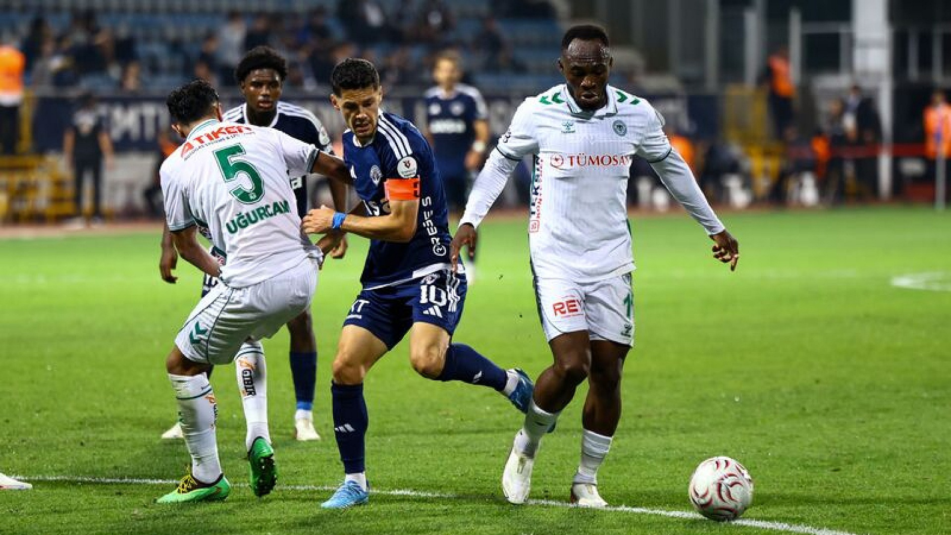 Kasımpaşa ve Konyaspor golsüz berabere kaldı