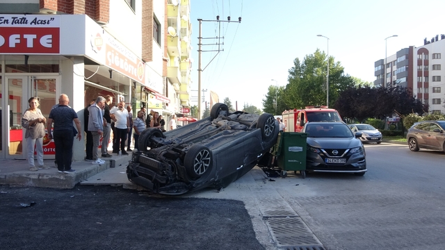 Kastamonu'da otomobil takla attı, sürücü yara almadı