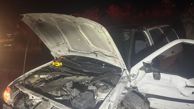 Kayseri'de hafif ticari araçla otomobil çarpıştı, 2 yaralı