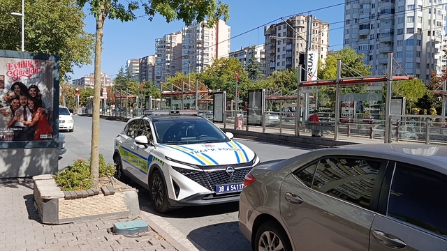 Kayseri'de motosikletin çarptığı yaya hastaneye kaldırıldı