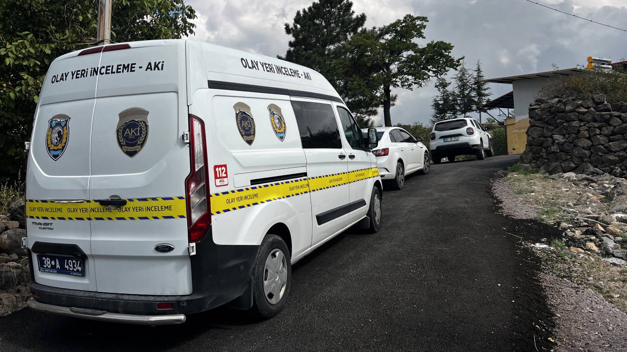 Kayseri'de taş düşmesi sonucu 3 yaşındaki çocuk öldü