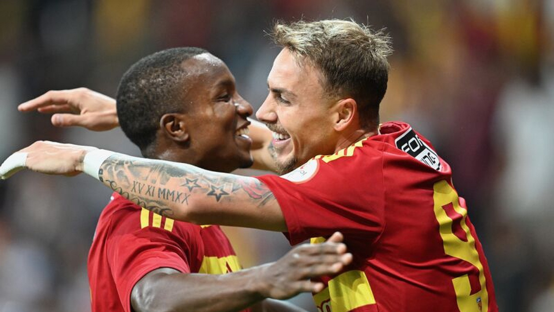 Kayserispor, İstanbulspor'u 4-0 yenerek galibiyetini sürdürdü