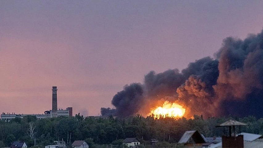 Kiev'e düzenlenen İHA saldırısında 4 kişi hayatını kaybetti
