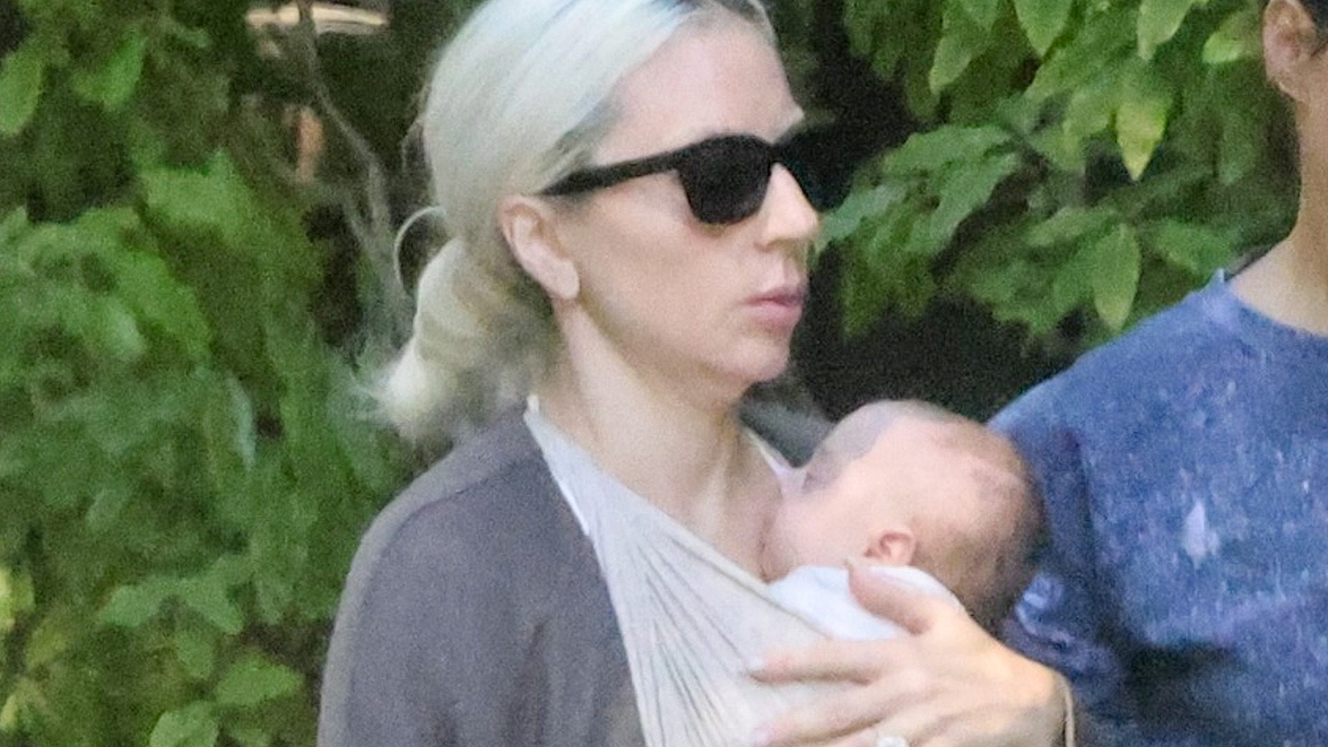Lady Gaga, bebeğiyle ilk kez San Francisco'da görüntülendi