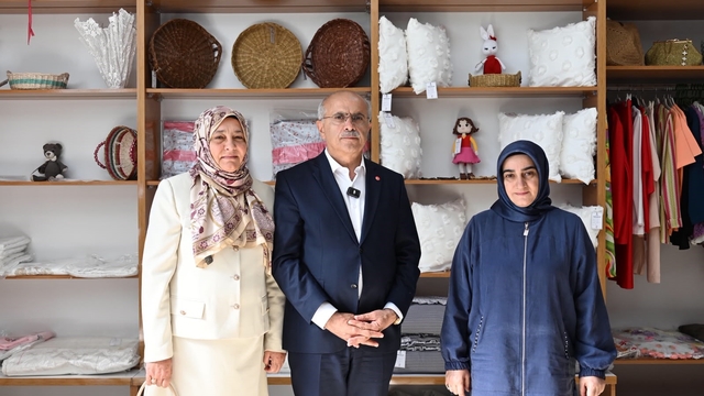 Malatya'da kadın el emeği mağazası açıldı
