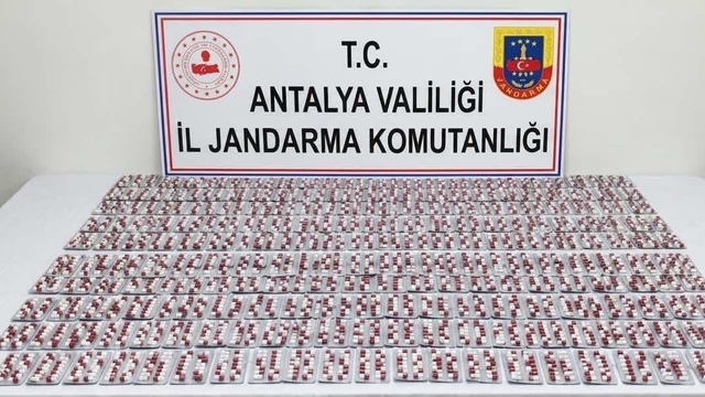 Manavgat'ta operasyonda 3 bin sentetik hap ele geçirildi