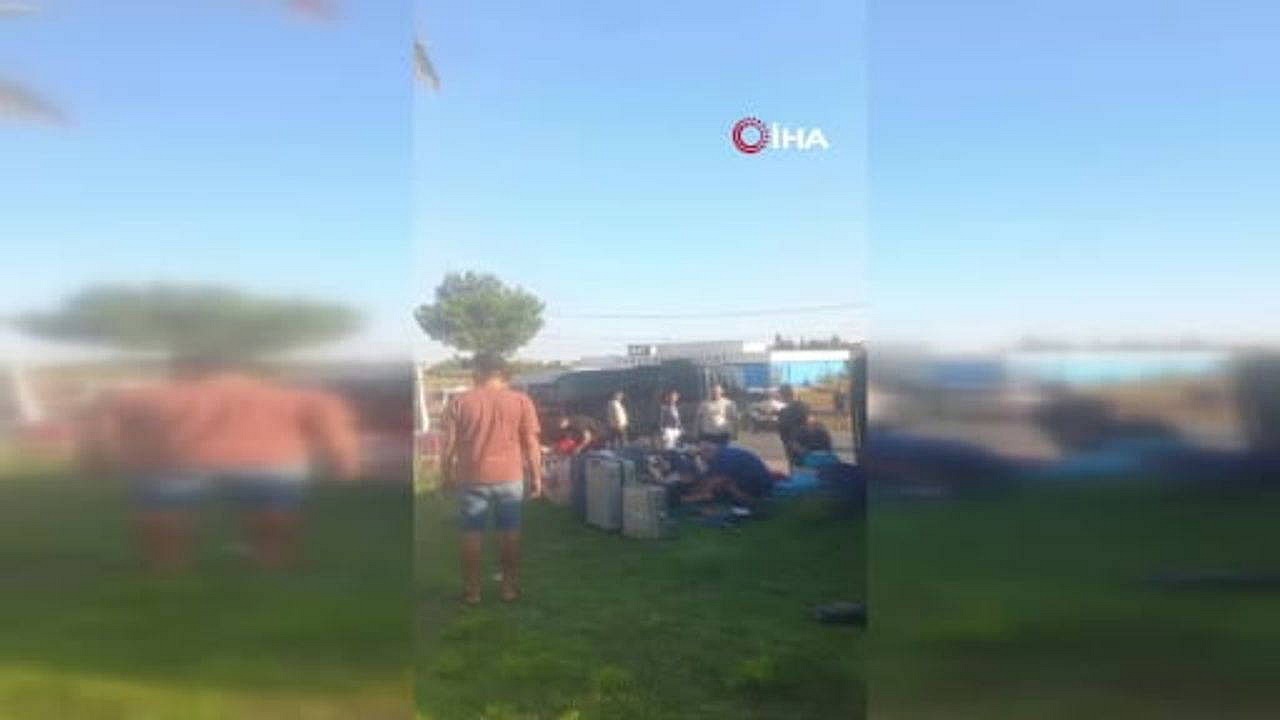 Manavgat'ta turistleri taşıyan minibüs kaza yaptı: 17 yaralı