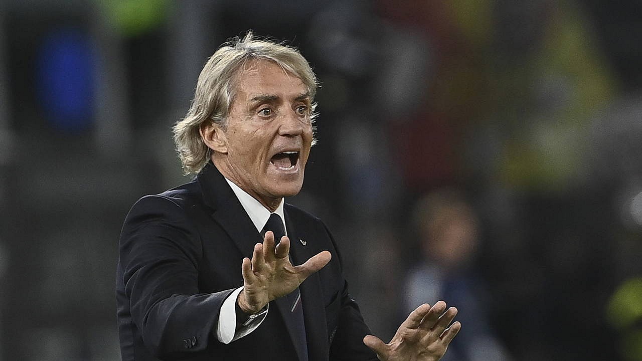 Mancini, Türkiye maçı için 10 futbolcuyu kadroya almadı