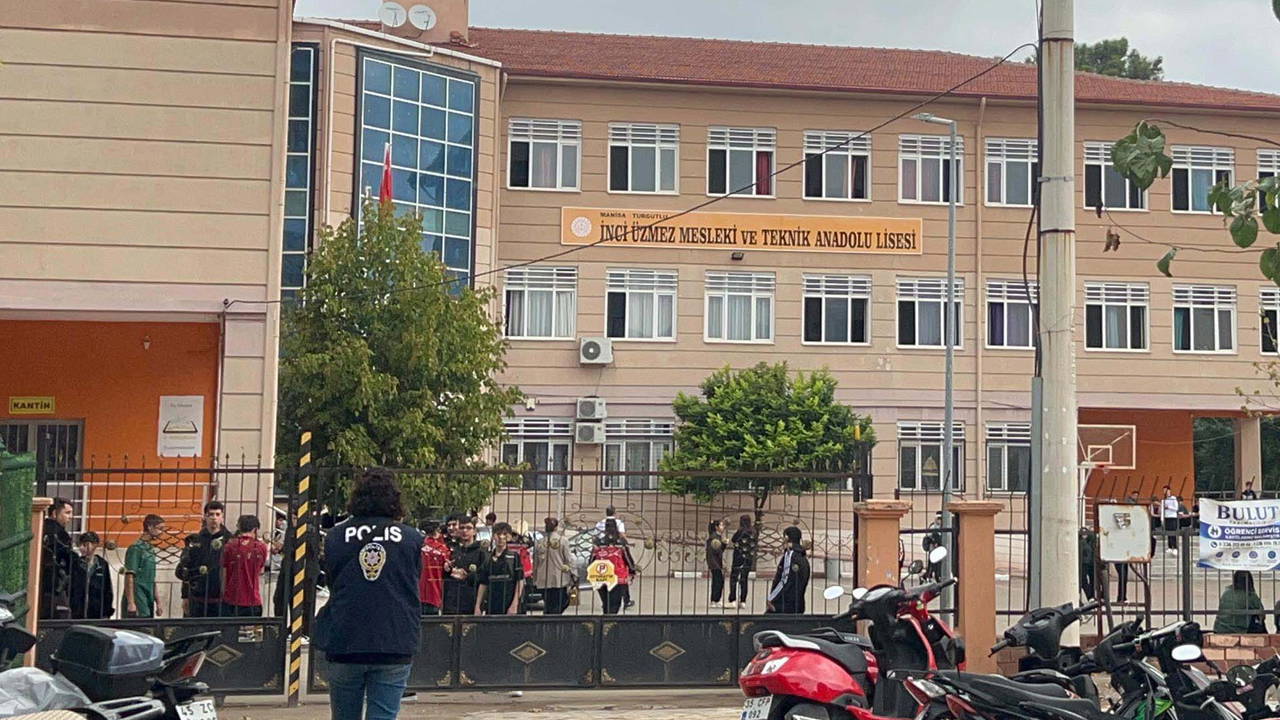 Manisa'daki okulda silahlı saldırı sonrası eğitim başladı