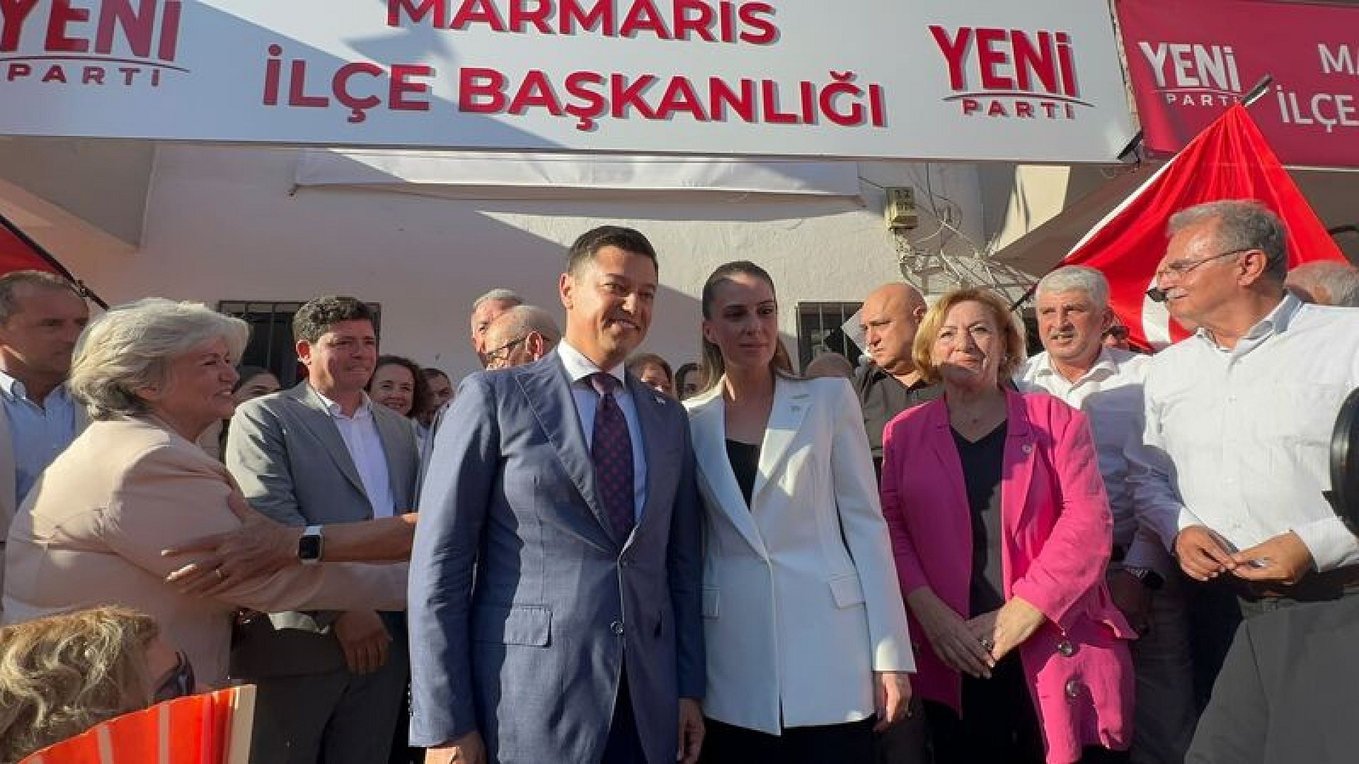 Marmaris Belediye Başkanı Acar Ünlü, yeni partiye katıldı