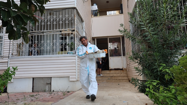 Marmaris'te 75 yaşındaki kadının evinden atık çıktı