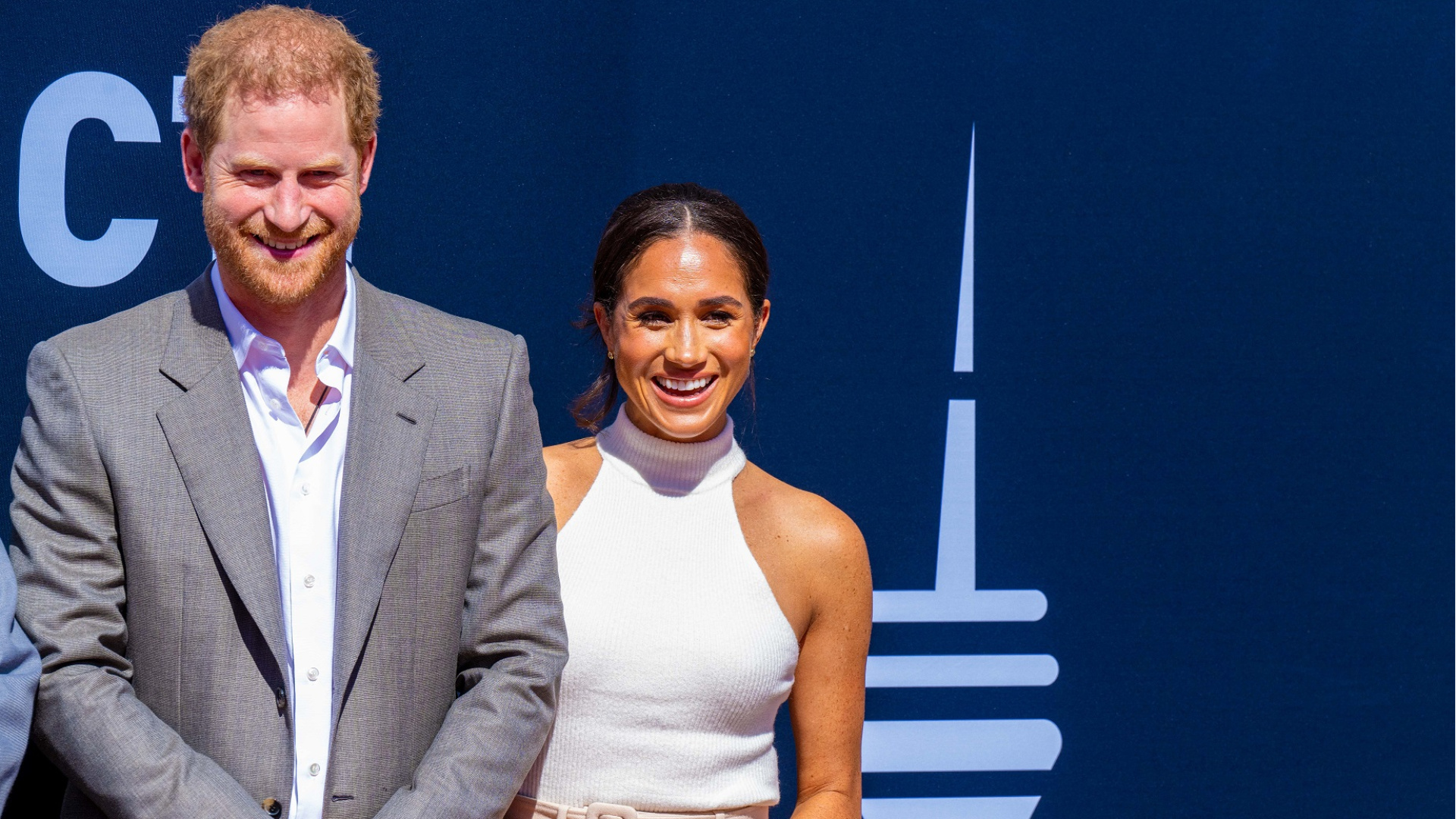 Meghan Markle ve Prens Harry çocuklarını okuldan aldılar
