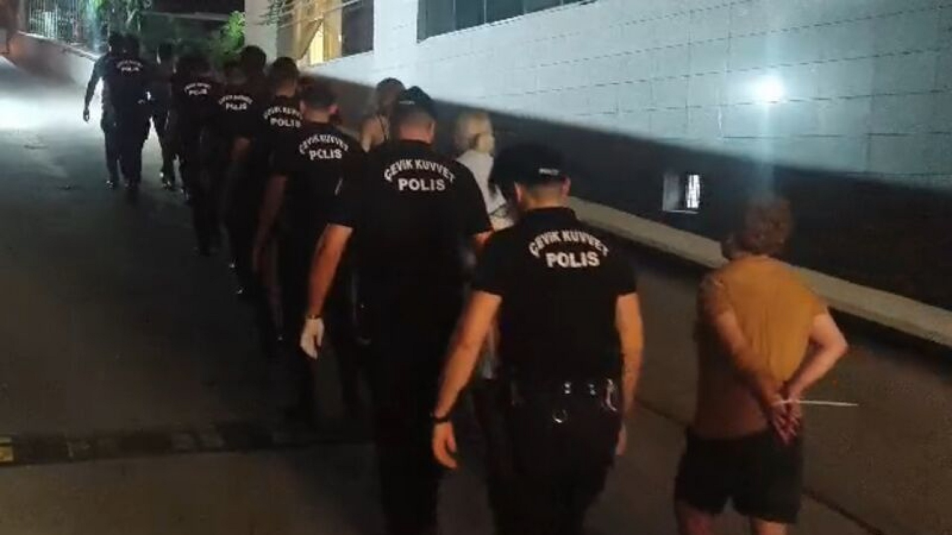 Mersin'de 'Ailem Güvende' operasyonunda 28 kişi tutuklandı