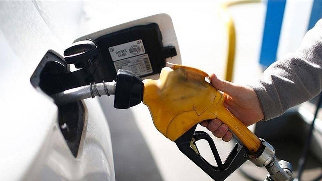 Motorin fiyatına indirim geliyor: litre 5,57 TL düşecek