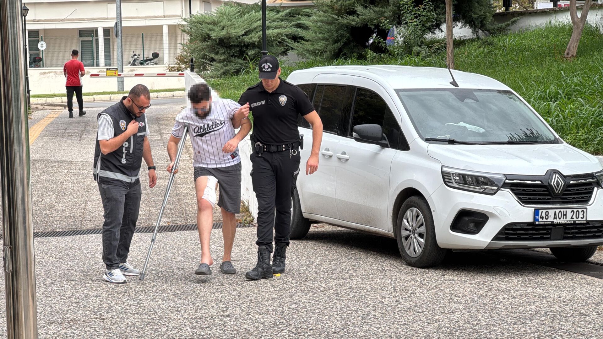 Muğla'da 'Sokaklar Güvende' operasyonunda 13 tutuklama