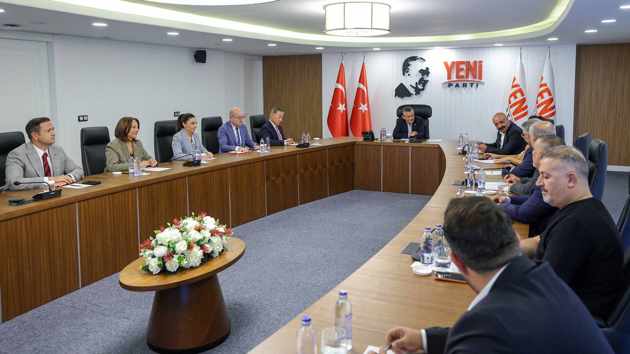 Özgür Özel, Alevi kurumlarıyla bir araya geldi