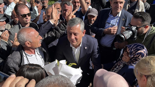 Özgür Özel, Ardahan’da kadınlarla buluştu
