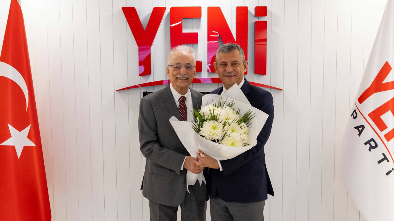 Özgür Özel, Murat Karayalçın'ı YENİ Parti'de ağırladı