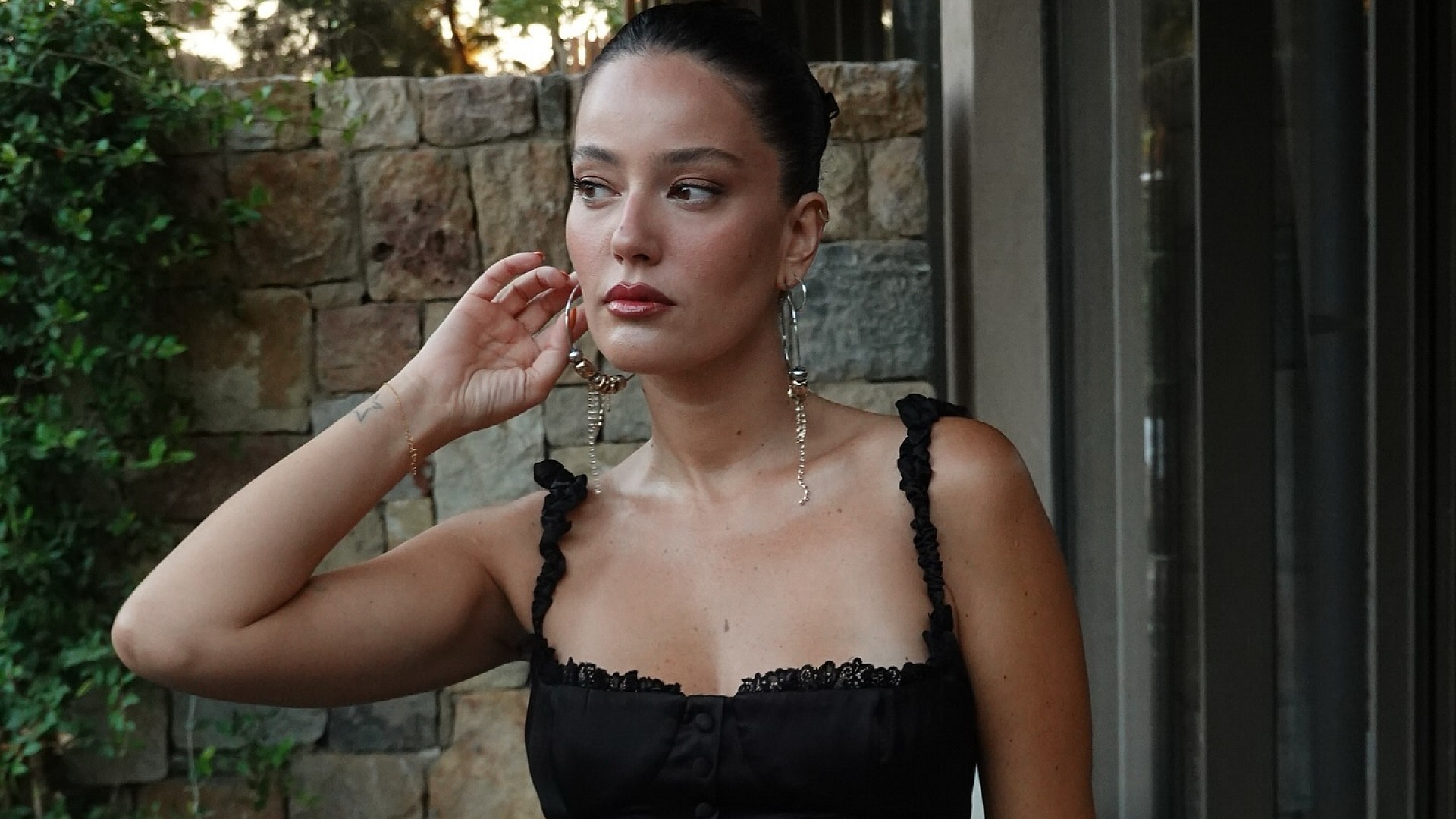 Pelin Akil, çocukluk aşkını ve annelik deneyimlerini paylaştı