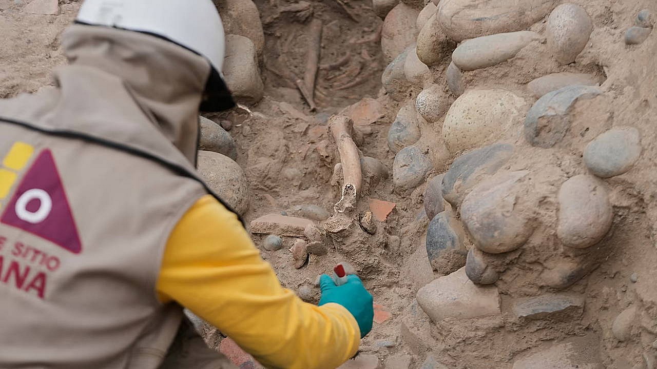 Peru'da 600 yıllık mezar keşfi arkeologları sevindirdi