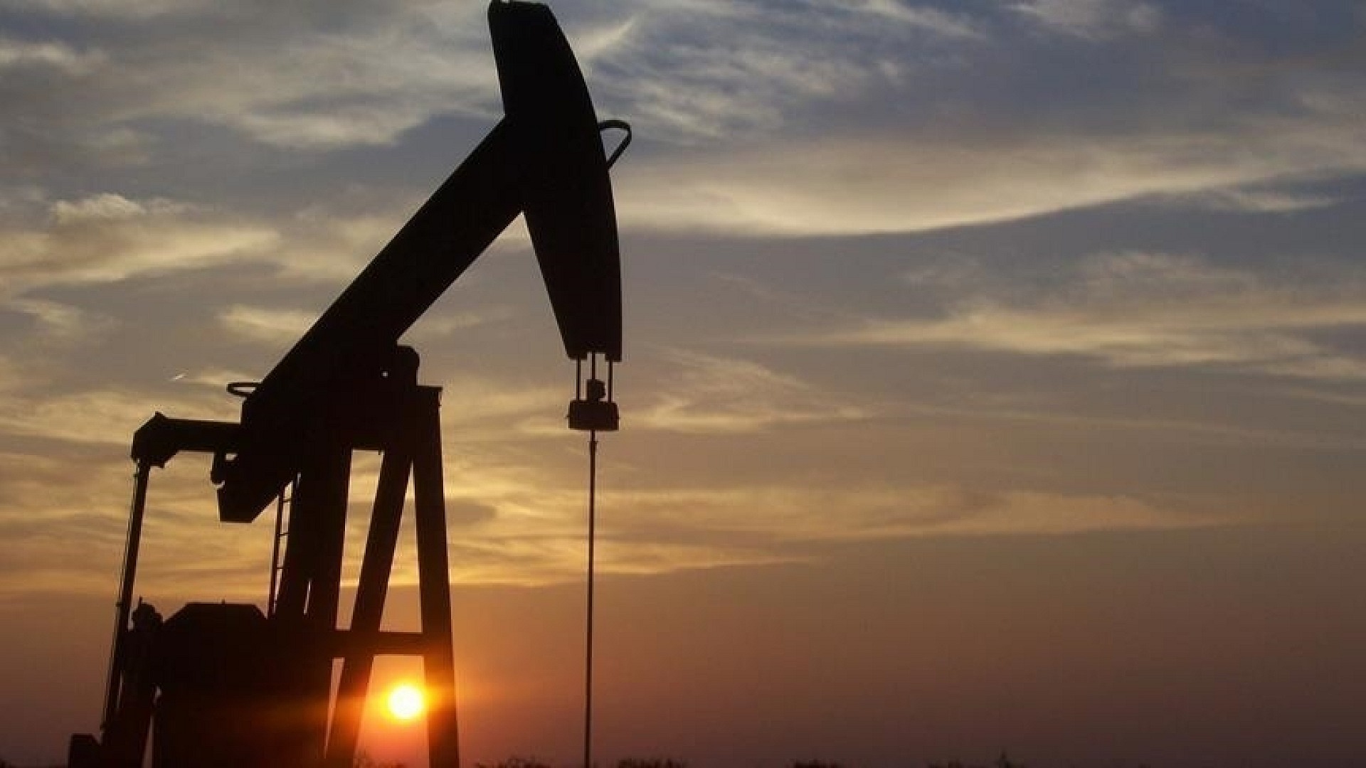 Petrol fiyatları 100 doları geçti, artış devam ediyor