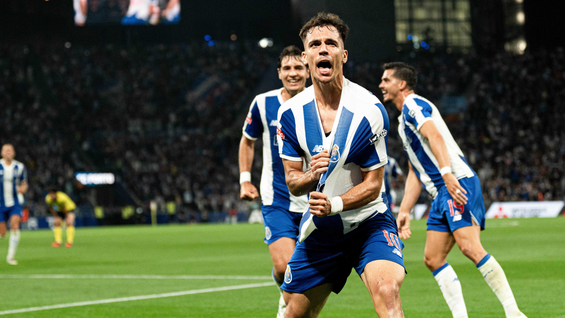 Porto, Benfica'yı 3-1 yenerek 7'de 7 yaptı