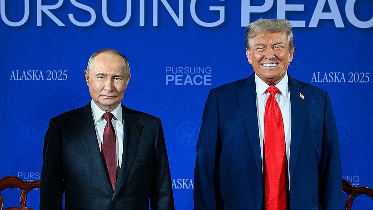 Putin ve Trump telefonda görüşerek savaş konusunu ele aldı