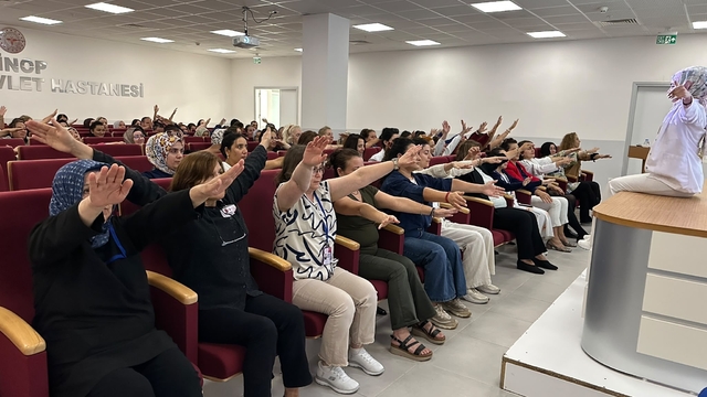 Sinop'ta nefes egzersizi ve sandalye yogası etkinliği